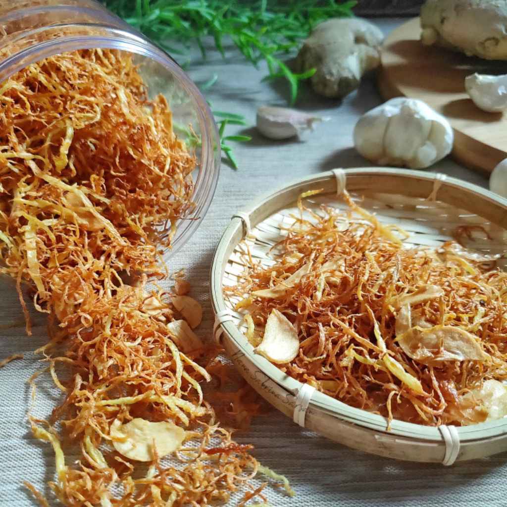 bowl of sea moss scattered